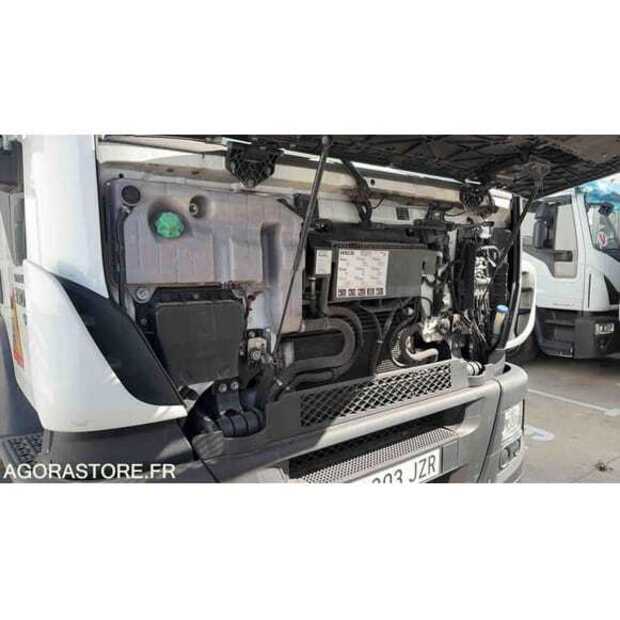 Iveco-48836157