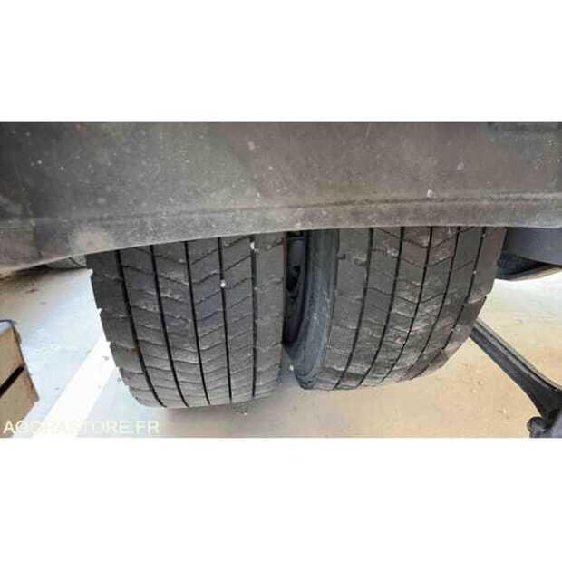 Iveco-48836162