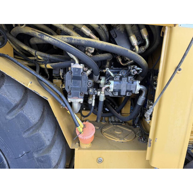 2007 Caterpillar AP600-48840775