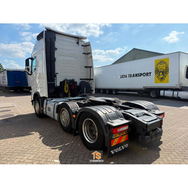 2020 فولفو FH-48842274