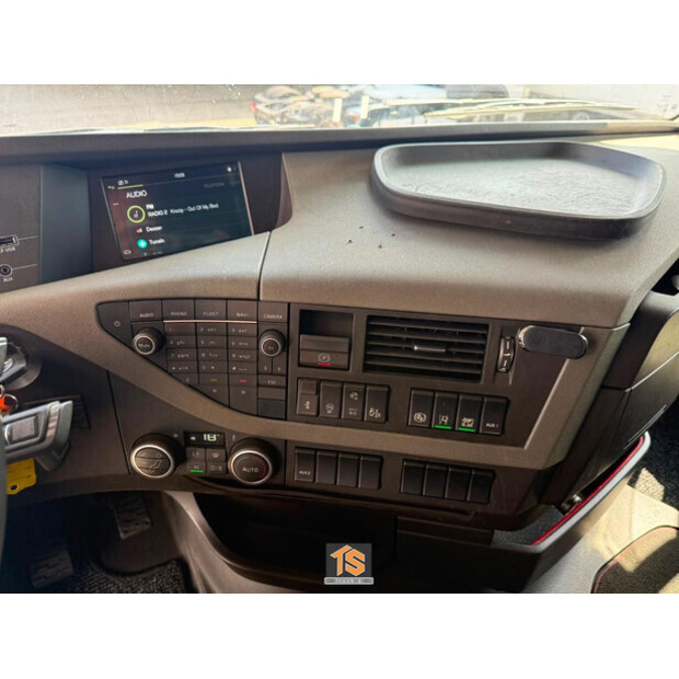 2020 فولفو FH-48842282