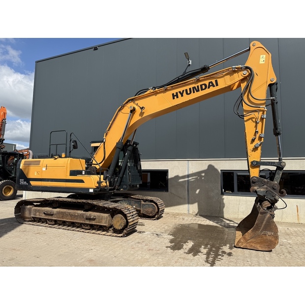 2019 Hyundai HX260NL-48845030