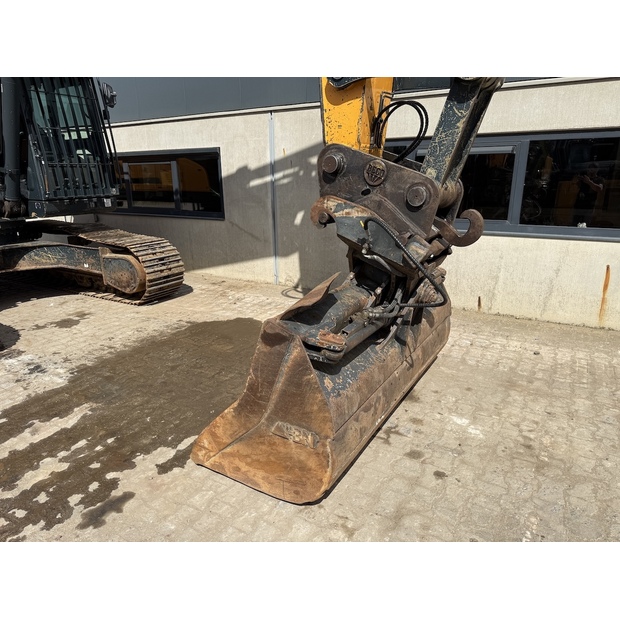 2019 Hyundai HX260NL-48845037