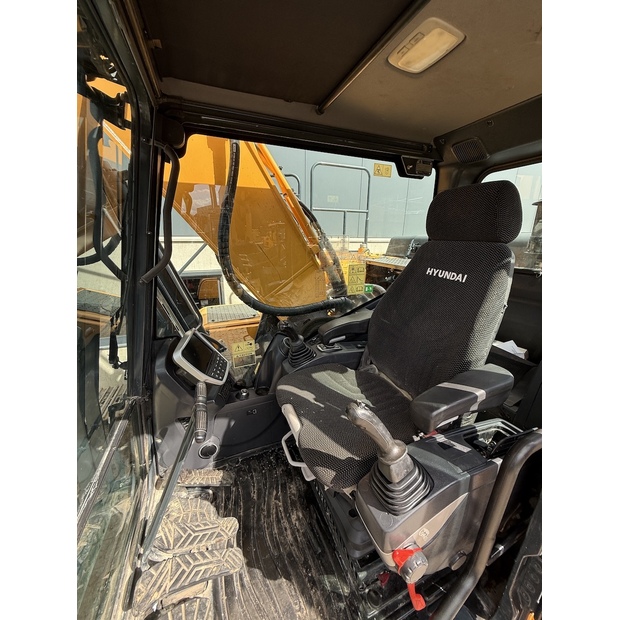 2019 Hyundai HX260NL-48845039