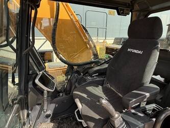 2019-hyundai-hx260nl-48845039