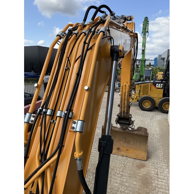 2019 Hyundai HX260NL-48845057