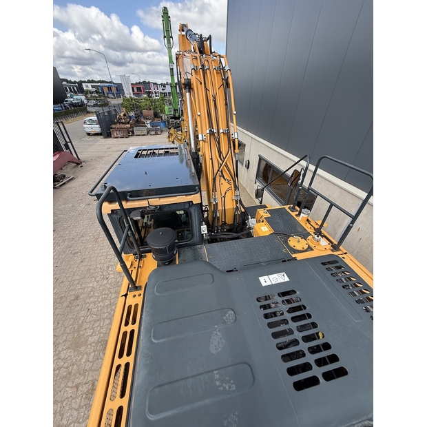 2019 Hyundai HX260NL-48845058