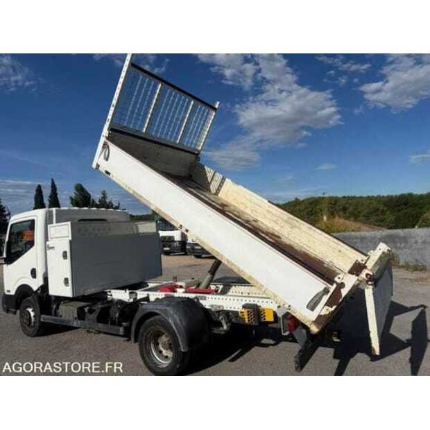 2017 NISSAN NT400-48849032