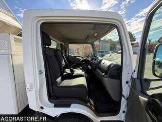 2017-nissan-nt400-1479469-48849038