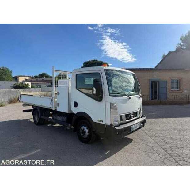 2017 NISSAN NT400-48849049