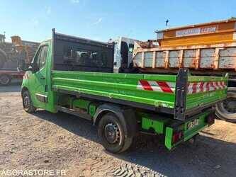 2015-renault-master-1477700-48849249