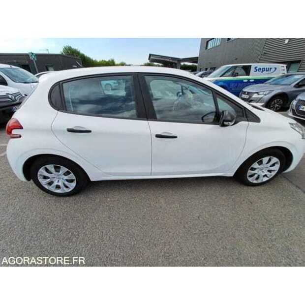 2017 Peugeot 208-48849454