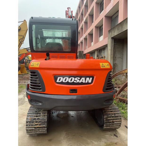 2017 Doosan DX60-48852596