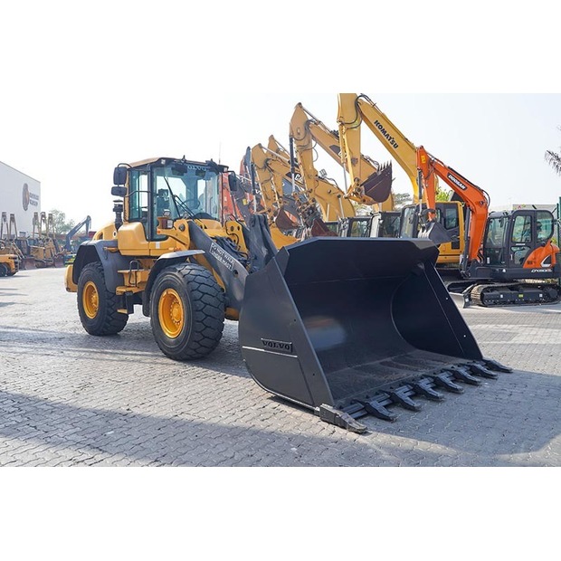 2012 فولفو L90G-48855605