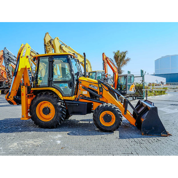 2025 JCB 3DX Plus-48855636