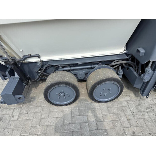 2018 ديناباك SD 1800 W-48858659