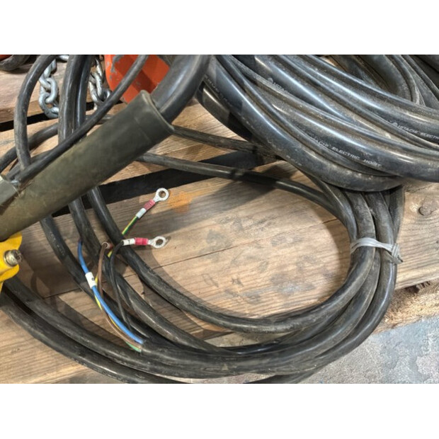2019 Hitachi 1S-48858829