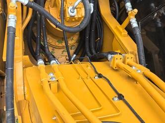 2025-caterpillar-325d-1480142-48861631