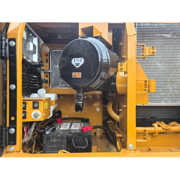 2025 Caterpillar 325D-48861634