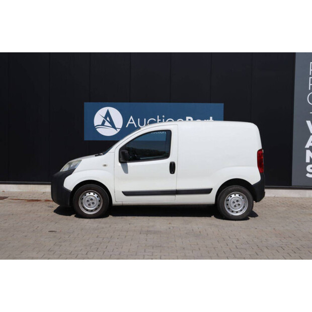 2010 بيجو Bipper-48861792