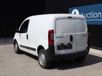 2010-peugeot-bipper-1480153-48861794