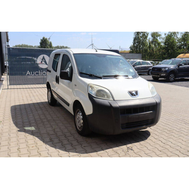 2010 بيجو Bipper-48861797