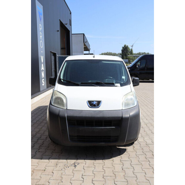 2010 بيجو Bipper-48861798