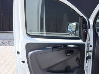 2010-peugeot-bipper-1480153-48861807