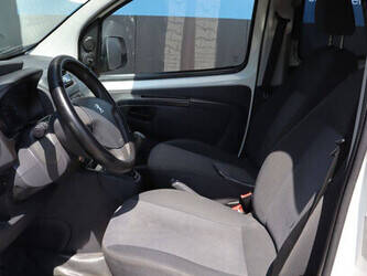 2010-peugeot-bipper-1480153-48861809