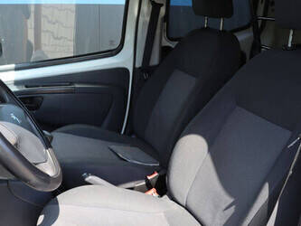2010-peugeot-bipper-1480153-48861810