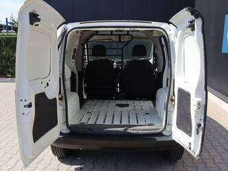 2010-peugeot-bipper-1480153-48861828