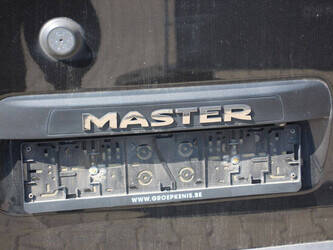 renault-master-crossover-48862122