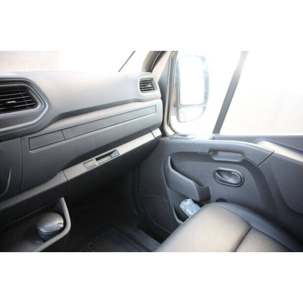 Renault Master Crossover-48862155