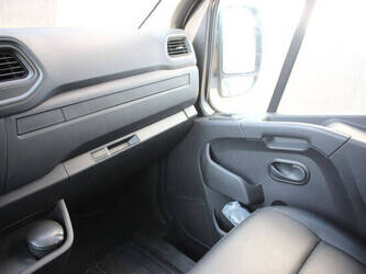 renault-master-crossover-48862155