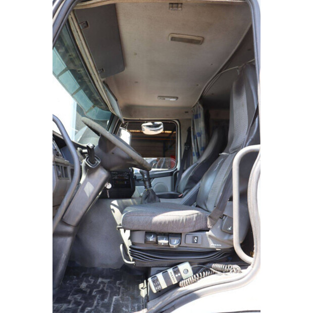 2002 Volvo FM9-48862565