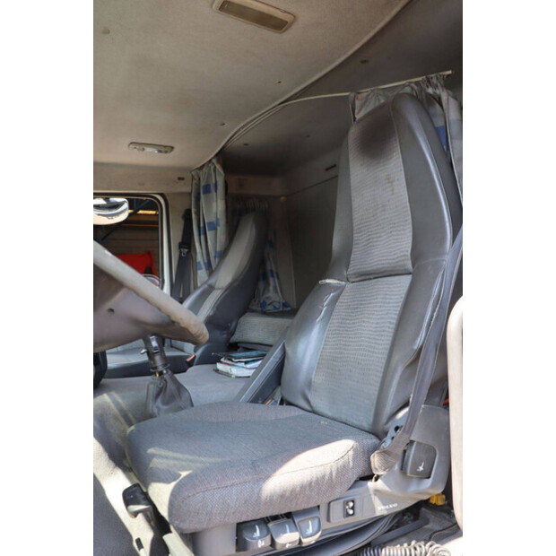 2002 Volvo FM9-48862566