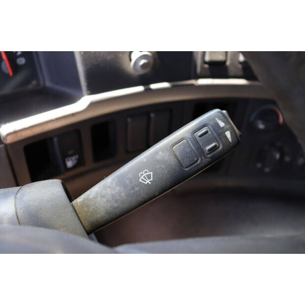 2002 Volvo FM9-48862573