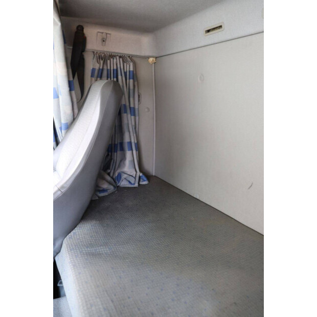 2002 Volvo FM9-48862577