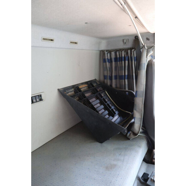 2002 Volvo FM9-48862578