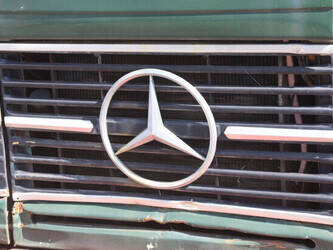 2010-mercedes-benz-1319-48863100