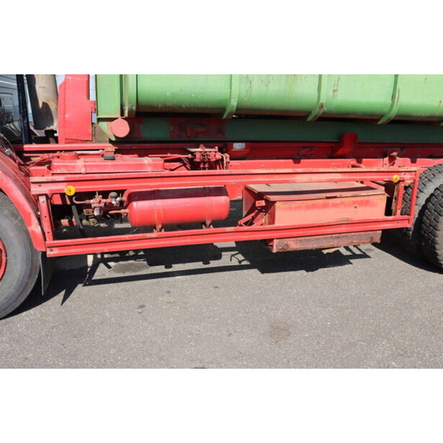 2010 Mercedes-Benz 1319-48863103