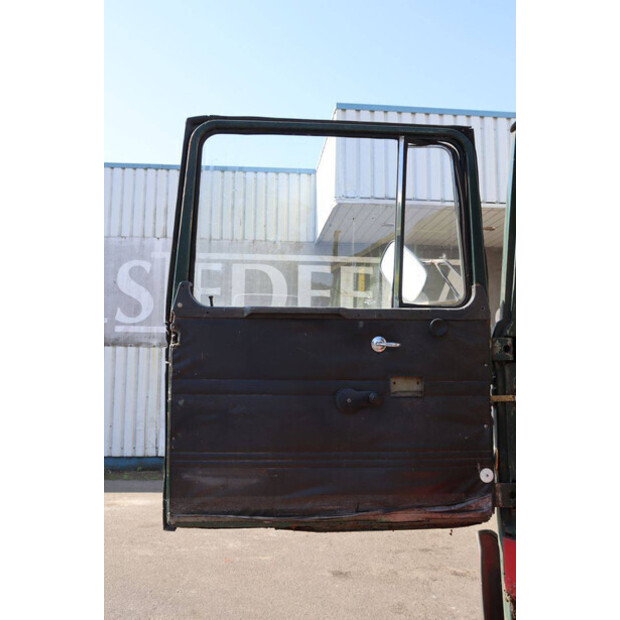 2010 Mercedes-Benz 1319-48863113