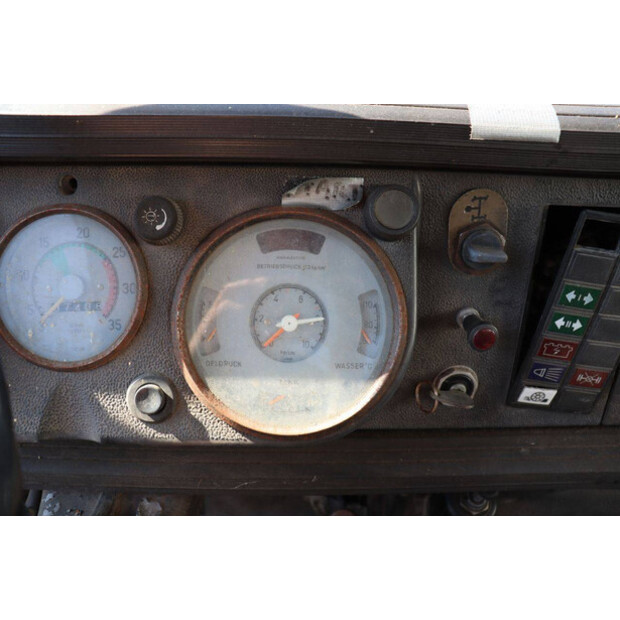 2010 Mercedes-Benz 1319-48863122