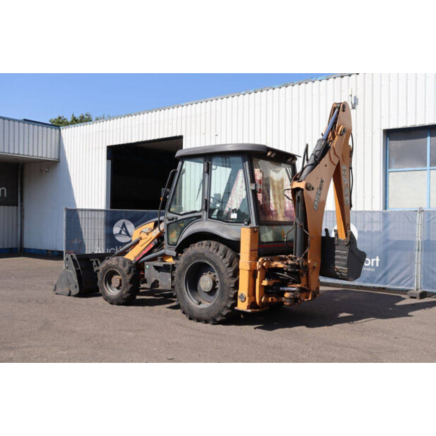 2018 CASE 851EX-48863132