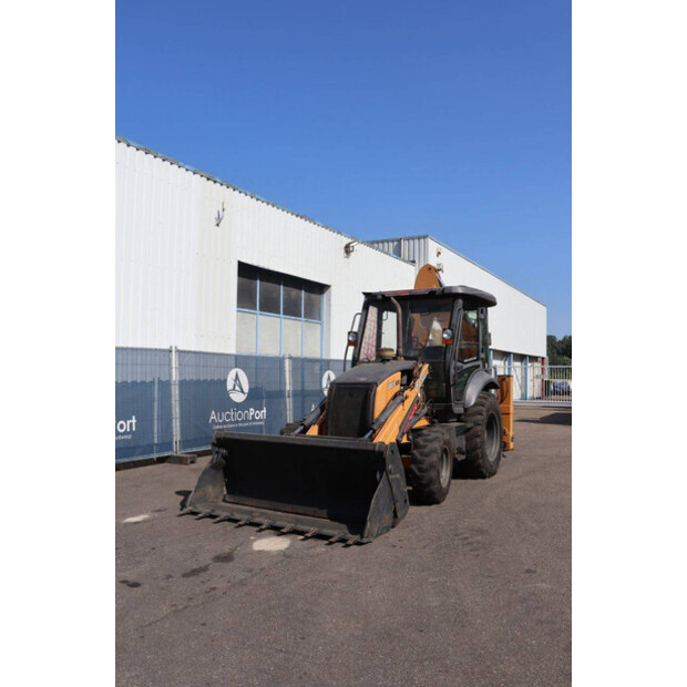 2018 CASE 851EX-48863137