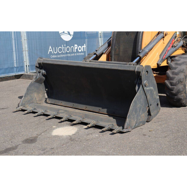 2018 CASE 851EX-48863138