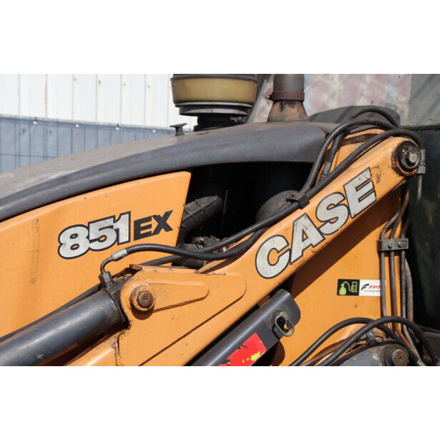 2018 CASE 851EX-48863140