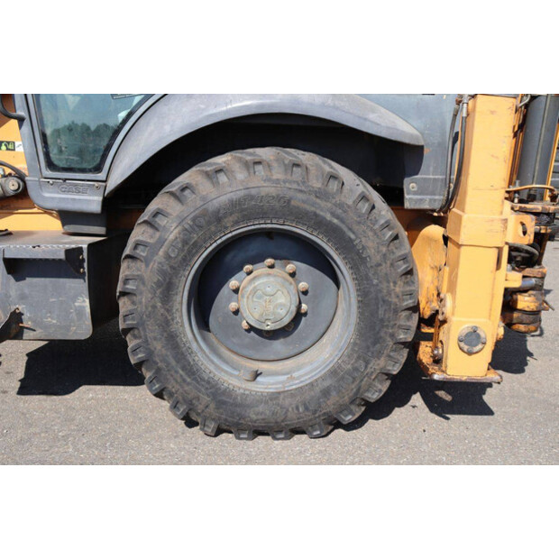 2018 CASE 851EX-48863142