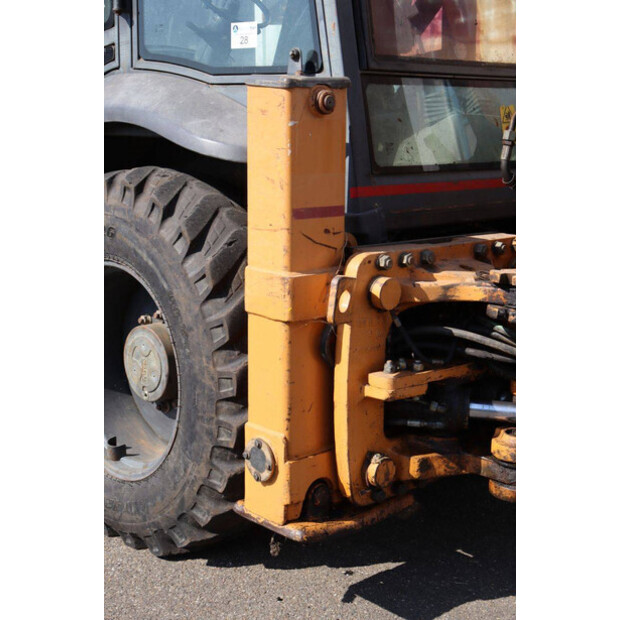2018 CASE 851EX-48863143