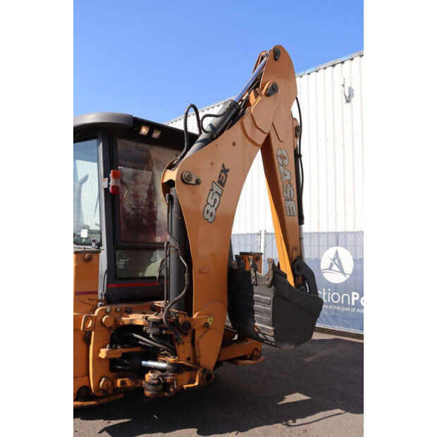 2018 CASE 851EX-48863144